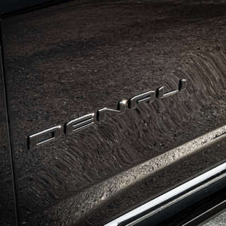 GMC ユーコン デナリ ホイール ブラックアウト カスタム