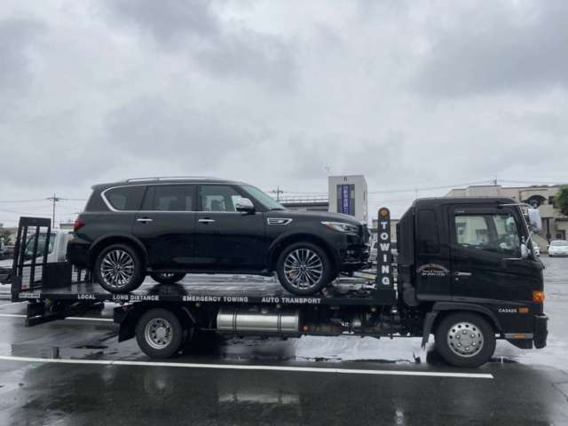 群馬県のＩ社長に新車 インフィニティQX80をご納車させて頂きました！