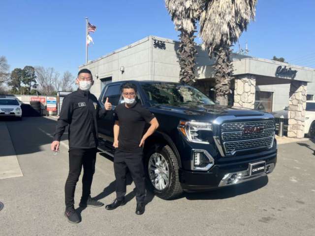 大阪府のK社長に新車GMC  シエラ デナリをご納車させて頂きました！