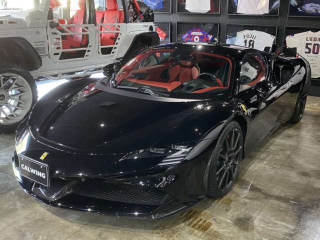 フェラーリ SF90ストラダーレ オプション総額1306万円   登録済未使用車  