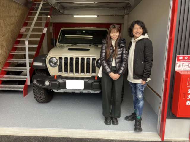 大阪府のK社長に新車ジープ  グラディエーター  ゴビスペシャルエディションをご納車させて頂きました！