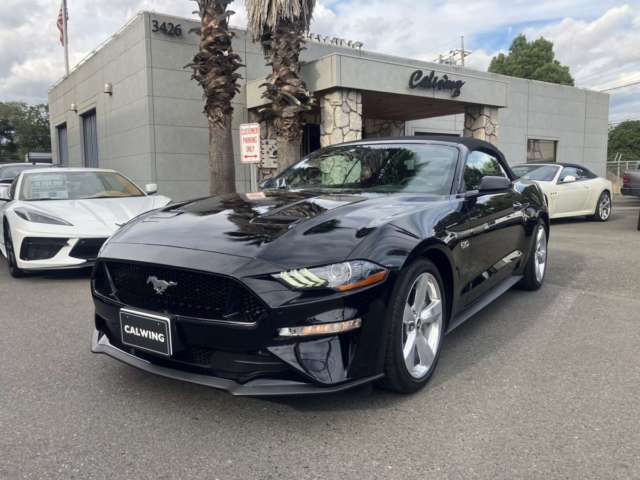 東京都のY様に フォードマスタング V8 GTコンバーチブル をご納車させていただきました!
