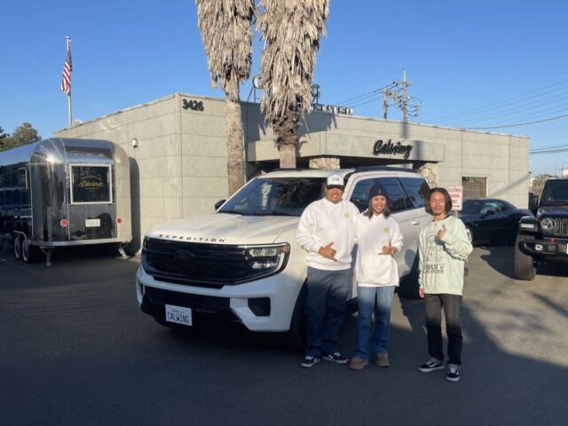 東京都のN社長に 新車 フォード エクスペディション プラチナム をご納車させていただきました！