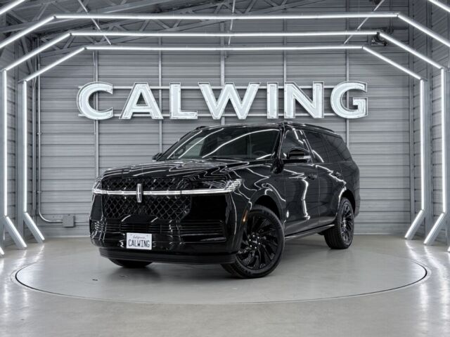 リンカーン ナビゲーター パノラマルーフ 48インチディスプレイ REVELアルティマ 28スピーカー