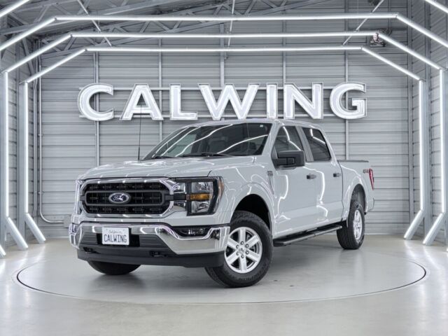 フォード F150 ベンチシートコラムシフト6人乗り3.5L エコブーストスーパークルー 4x4
