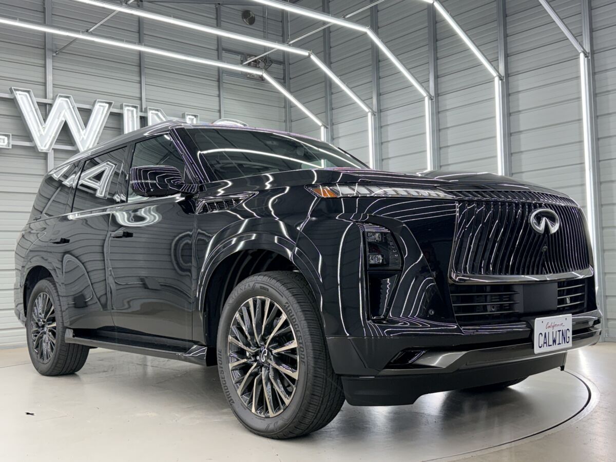 インフィニティUSAのフラッグシップ「新型QX80 」  最上級グレードのオートグラフが入庫いたしました！