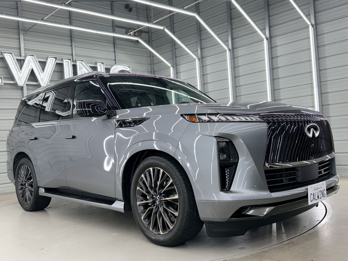 インフィニティUSAのフラッグシップ「新型QX80 」  最上級グレードのオートグラフが入庫いたしました！